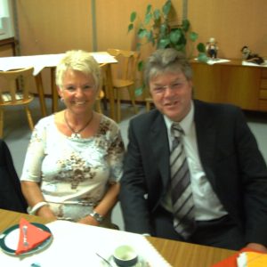 MdB Dr. Hans-Ulrich Krüger und die Vorsitzende der SPD Senioren Voerde Helene Bijas